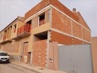 Édifice à Oria. Edificio en construccion detenida del 2009 de 24 viviendas