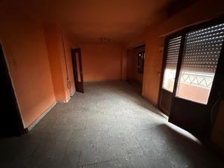 Pis a Plaza de Toros-Avenida Chapí-Trinquete. Piso para reformar