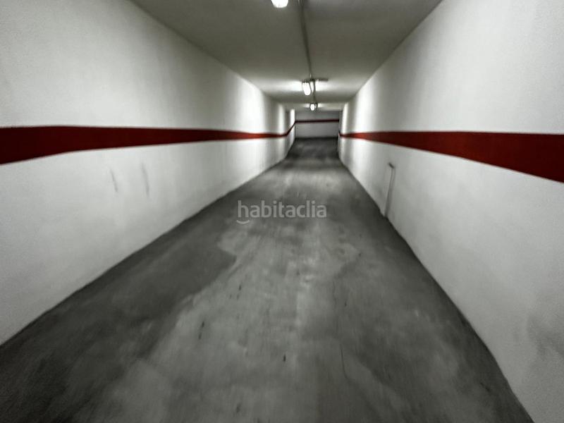 Foto e83a7628-175f-4771-aae8-dd10508b4428. Aparcament cotxe a Petrer