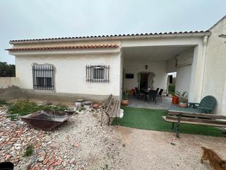 Chalet en Monforte del Cid. Casa de campo a 15 minutos de alicante