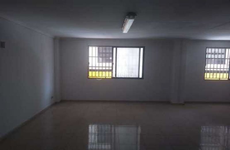 Foto e1655fa8-afdd-4d69-a87c-0e6890f9f19b. Local comercial a Plaza Castelar - Mercado Central Elda