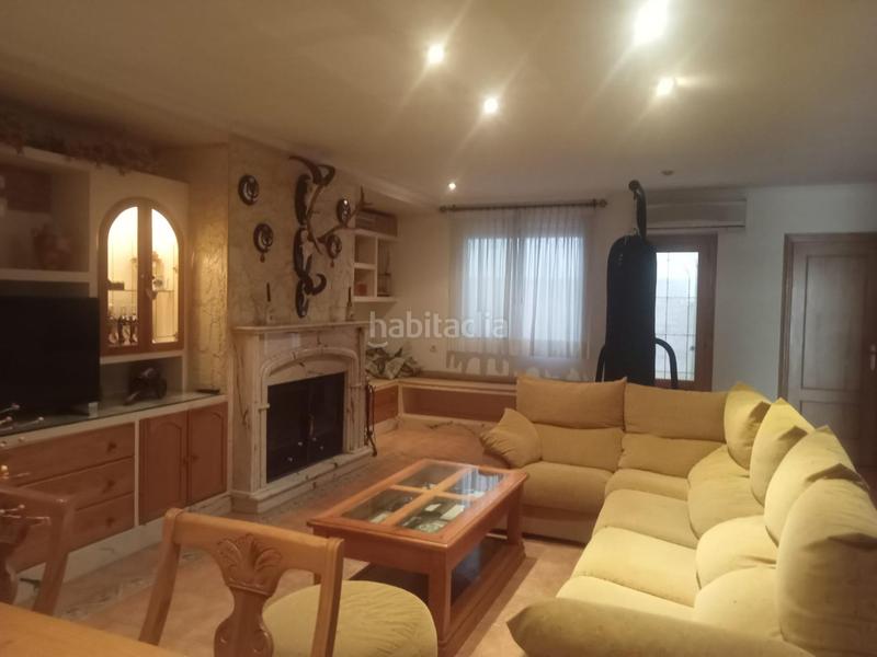 Foto dc4a3ee9-5f25-40d1-938c-546083040e70. Casa adossada amb calefacció aparcament a Monòver