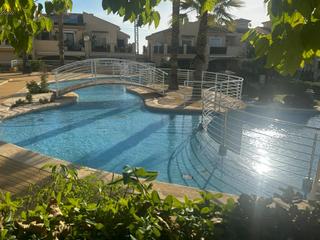 Chalet à Monforte del Cid. Encantador chalet nuevo en monforte del cid con piscina comunita