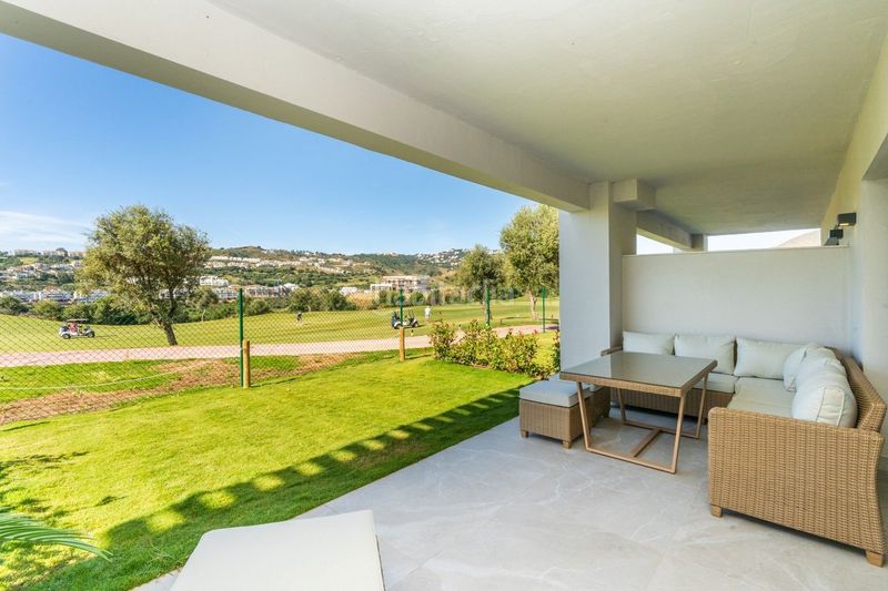 Foto 826a8e57-0430-438d-bf58-c6c0e5fc696d. Casa amb aparcament piscina a la cala Mijas Mijas