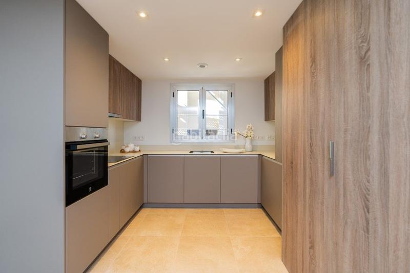 Foto 64120e62-cfff-4ea2-b118-5117623be0a4. Àtic amb aparcament piscina a Estepona golf Estepona