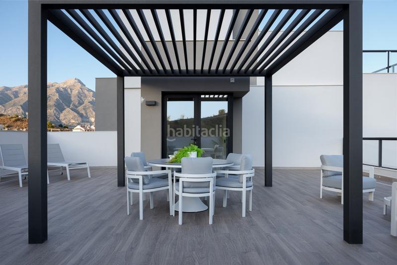 Foto 2fe32ba2-d0c3-49d1-a380-f58900fd3828. Penthouse with heating parking pool in Los Naranjos Marbella