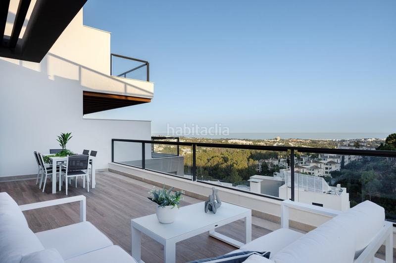 Foto 44119419-3eb9-4fe0-906e-88378c8293ec. Penthouse with heating parking pool in Los Naranjos Marbella