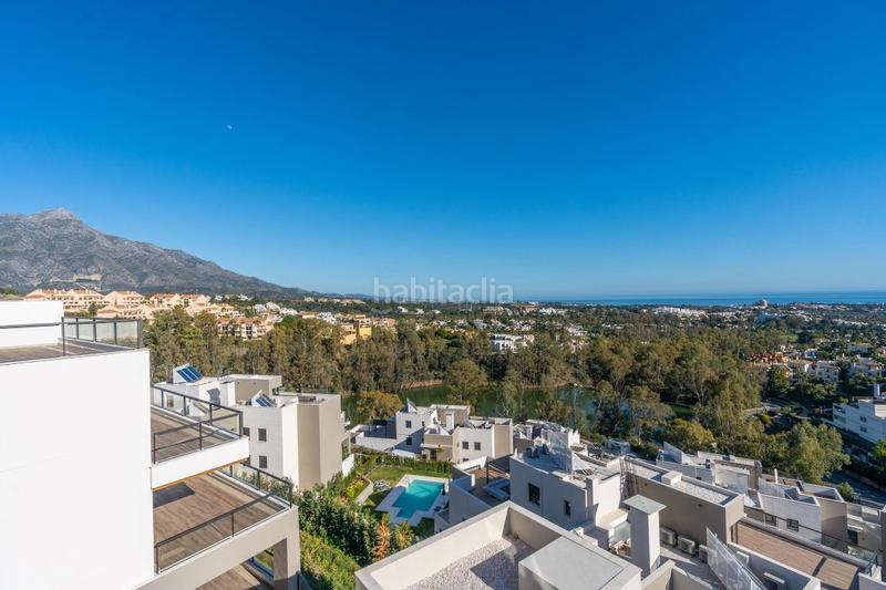 Foto c5afa361-851b-4639-8e21-1239350779d2. Penthouse with heating parking pool in Los Naranjos Marbella