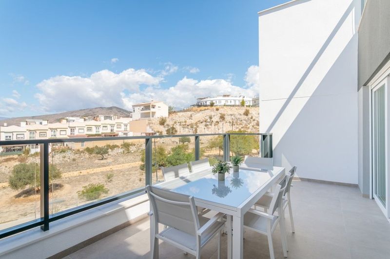 Foto c1165bb1-5adc-4127-adf1-2d89a7c643cd. Xalet amb aparcament piscina a Finestrat pueblo Finestrat