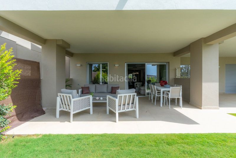 Foto 319bd1dc-d516-41a8-a20f-8397e09ace09. Apartament amb aparcament piscina a Estepona golf Estepona