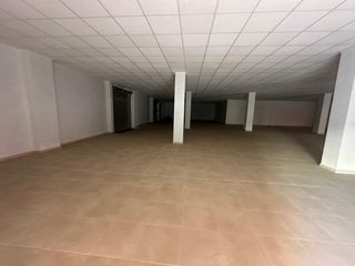 Affitto Locale commerciale in Monòver. Local comercial en alquiler