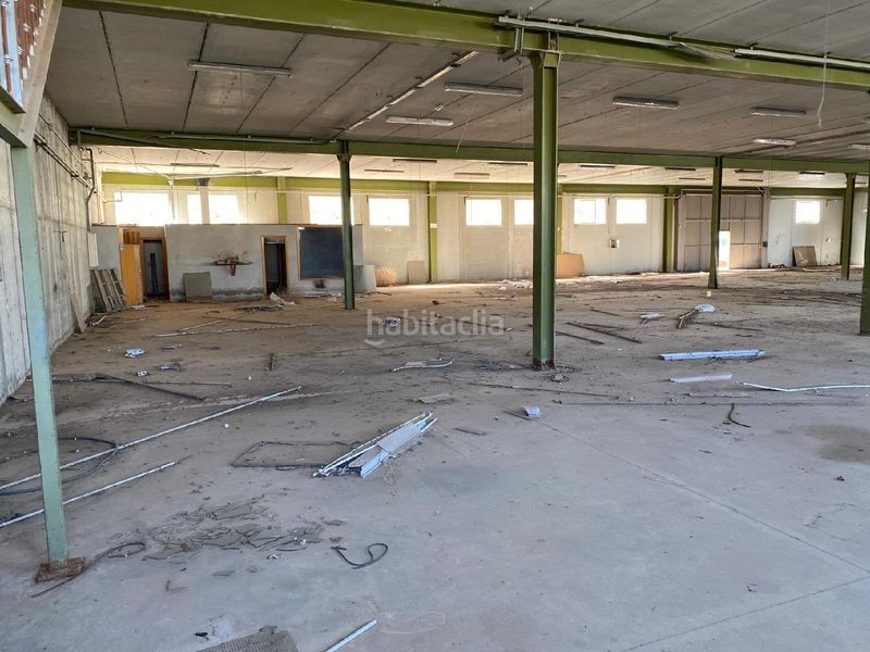 Foto dd8bd509-b1cc-4fa7-9f0d-c1d920a6a788. Nau industrial a Jumilla