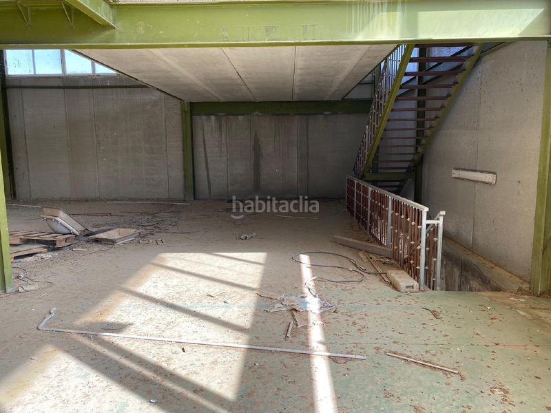Foto e1195919-7c97-4433-b255-69350777d937. Nau industrial a Jumilla