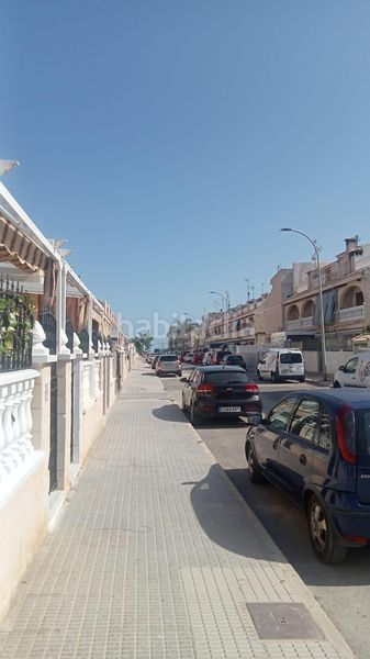 Foto 5320a4a7-f7bf-4e99-96be-ec9aa5c1c9fa. Casa amb aparcament a Playa Tamarit-Playa Lissa Santa Pola