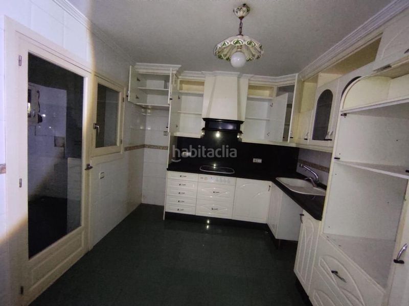 Foto b7427659-6982-4426-b860-b4a16ca824fa. Casa amb aparcament piscina a Campello Pueblo Campello (el)