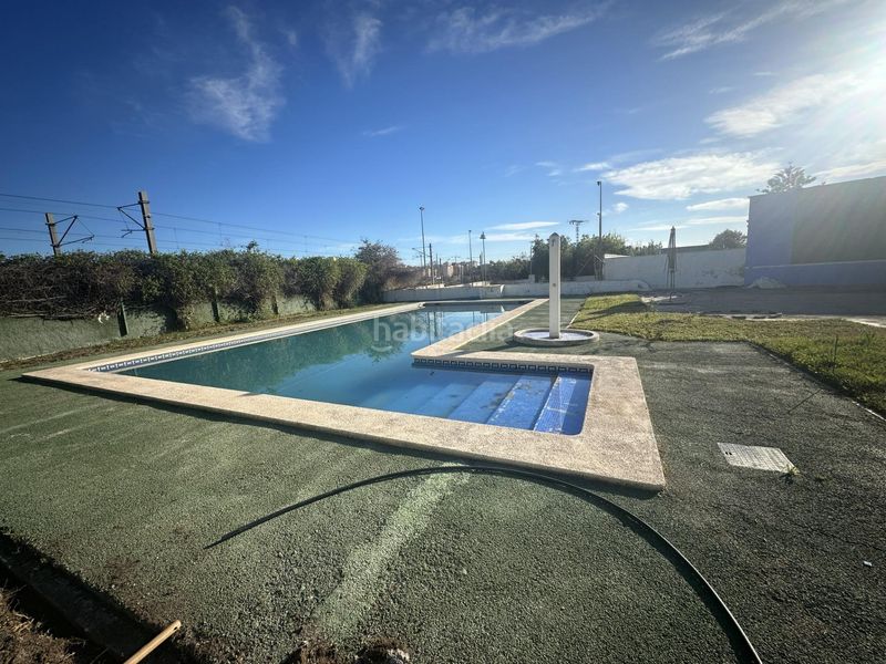 Foto c2a30e95-5123-4ab7-8f99-d2b6e59240f1. Casa amb aparcament piscina a Campello Pueblo Campello (el)
