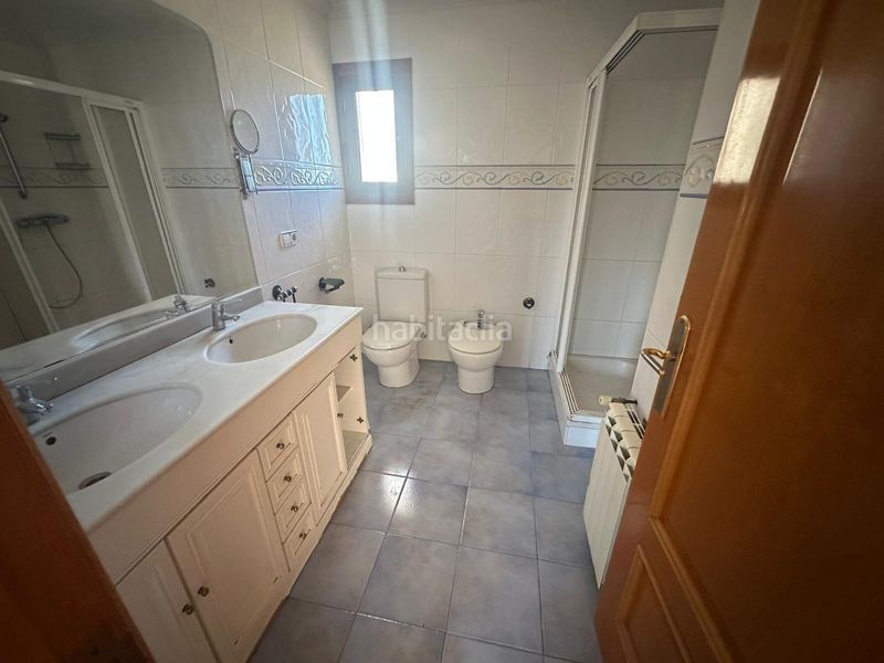 Foto c1aa3687-0e76-408f-8568-fda52df3a081. Xalet amb piscina a Campello Pueblo Campello (el)