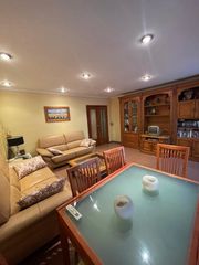 Pis a Novelda. Piso amplio con patio en novelda, ideal para entrar a vivir