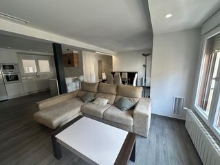 Etagenwohnung in Monòver. Espectacular vivienda de 170 m2 en mónovar   con ascensor y plaz