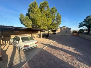 Xalet a Novelda. Chalet independiente con gran parcela en la horna baja, novelda