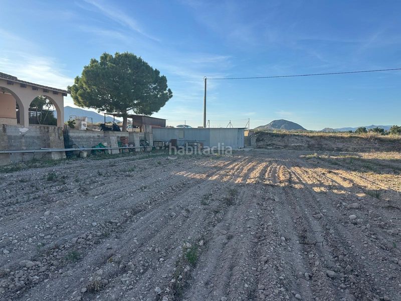 Foto 503ea4c3-a40d-4c63-9e1f-0c198210bf17. Xalet amb aparcament a Novelda