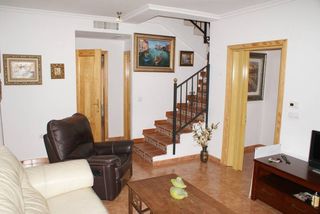 Casa in Monòver. Bungalow semi nuevo sin amueblar