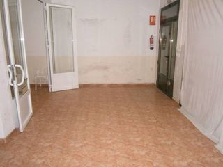 Locale commerciale in Monòver. Local comercial