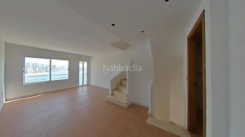 Foto 2be2cc3b-19fc-47e2-869d-00159b4c3fd1. Casa a Playa Poniente Benidorm