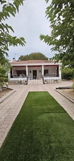 Foto 63e08fd8-dea6-411d-bcb9-83056c1c7434. Chalet dans Campo Alto-Club de Campo Elda