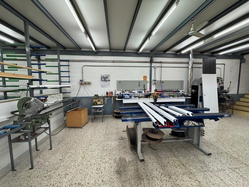 Foto 42019757-2eaa-4e8c-98e0-bfa909dc0bb0. Lloguer nau industrial a Campo Alto-Club de Campo Elda