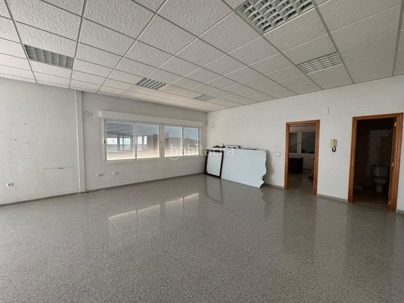 Foto 06015bef-6272-4b2a-aaf5-1d1d52308b82. Location bâtiment à usage industriel dans Campo Alto-Club de Campo Elda