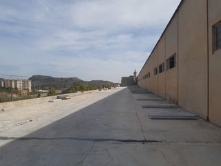 Nave industrial en Campo Alto-Club de Campo