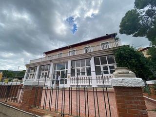 Chalet en N/a 79. Superficie parcela:  1.825 m2
superficie construida: 667  m2
e