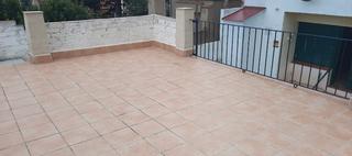 Casa adossada  Carrer de mura. Casa con terraza y patio grandes con excelentes vistas a la mont