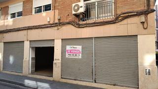 Local Comercial  Calle canovas del castillo. Local esquinero en pla carolinas