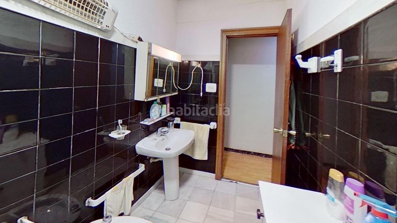 Foto ee0476af-ba99-44b0-95f3-7cac49b2067c. Casa amb aparcament a Monòver
