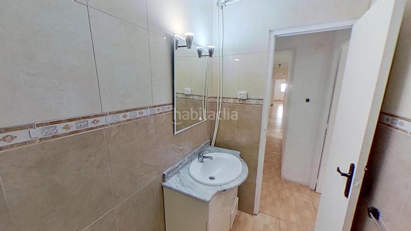 Foto 8a3bc02f-7b83-4d2e-a648-e562b6dff445. Piso  en venta muy cercano al centro en Campoamor Alicante