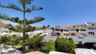 Maison  Calle monte de sta pola 30. Bungalow encantador en gran alacant con piscina y jardines