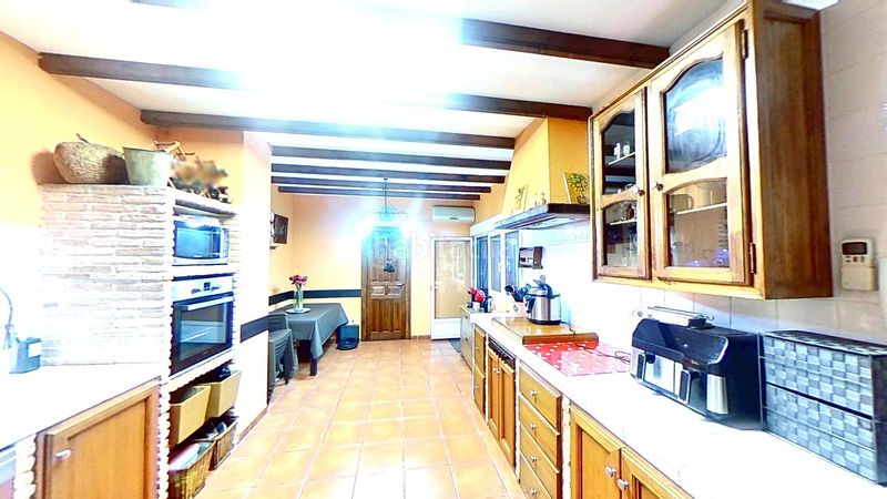 Foto bbdeb93e-3eda-40d8-b0fc-981bbd0e700e. Casa amb calefacció aparcament a Novelda