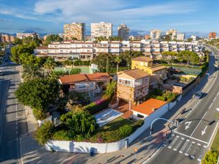 Xalet  Costa blanca. Exclusiva villa en cabo de las huertas, alicante  a pocos metros