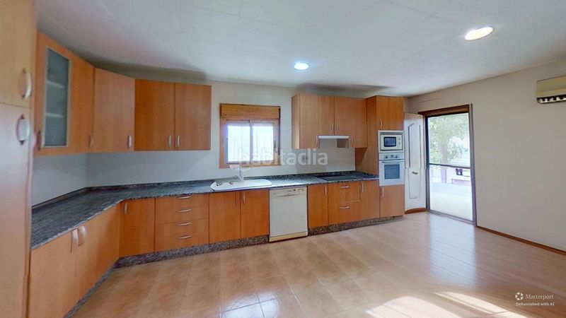 Foto bbd83636-989a-4677-82e7-93399728b941. Masia amb piscina a Agost