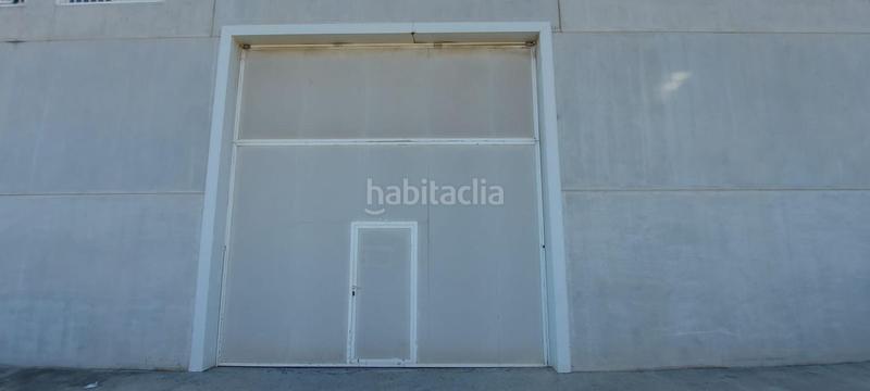 Foto 4d82f034-19a1-4fc5-aad6-984c8070caab. Bâtiment à usage industriel dans Altura