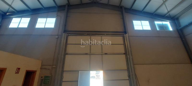 Foto bff9efd0-83d9-4867-bfe6-97c9df758502. Bâtiment à usage industriel dans Altura