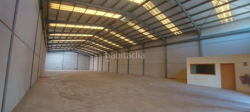 Foto eda58ea8-088b-4d78-8993-1b55f0884a1e. Bâtiment à usage industriel dans Altura