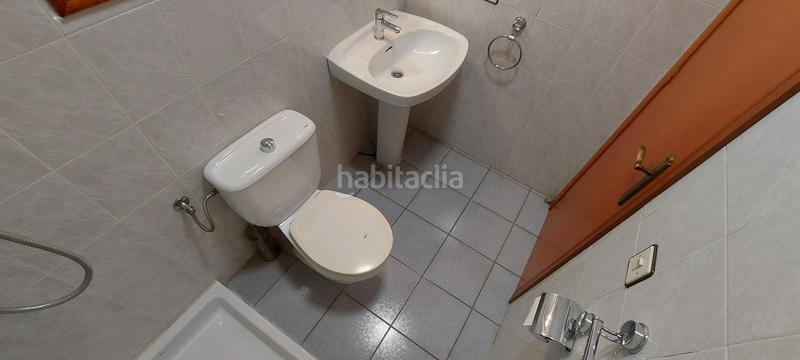 Foto 326cc444-75f4-4a70-9c46-e88304658b74. Casa aparellada amb calefacció aparcament piscina a Sagunt