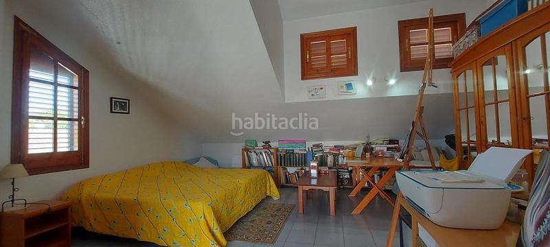 Foto 39bee5de-9d20-4391-96be-ff12bcbe5db9. Casa aparellada amb calefacció aparcament piscina a Sagunt