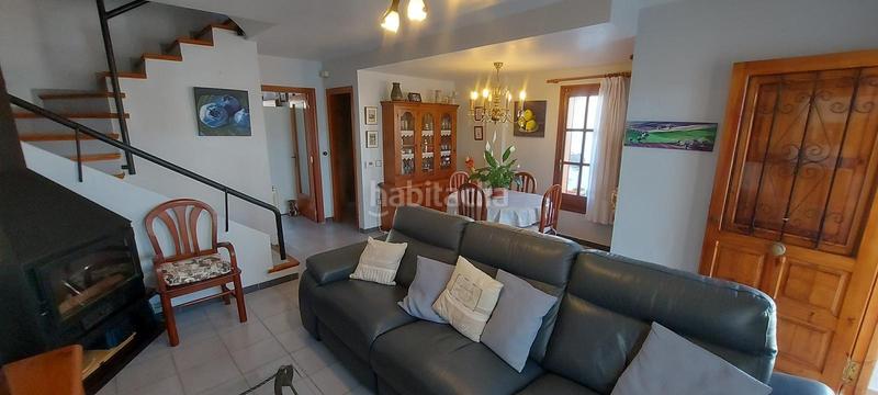 Foto 53d35c07-4288-4896-9b59-663432d25e10. Casa aparellada amb calefacció aparcament piscina a Sagunt