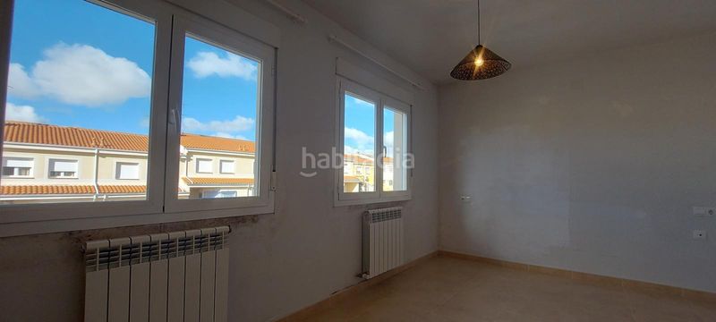 Foto b2b0ae4d-5e87-41bd-be65-051f85c55259. Semi detached house with heating in Montalbo