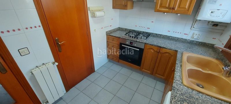 Foto 28b30a4a-b1eb-47c3-ab25-e631816983ae. Casa aparellada amb aparcament a Corinto-Almardà Sagunt