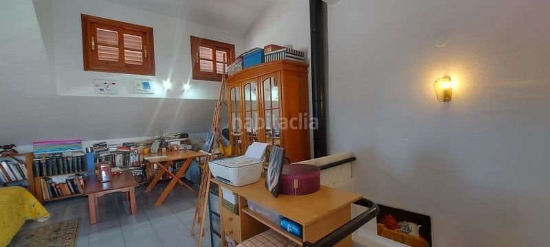 Foto 50a0fbf7-21b3-4c61-ae04-7546f8c7e508. Casa aparellada amb aparcament a Corinto-Almardà Sagunt